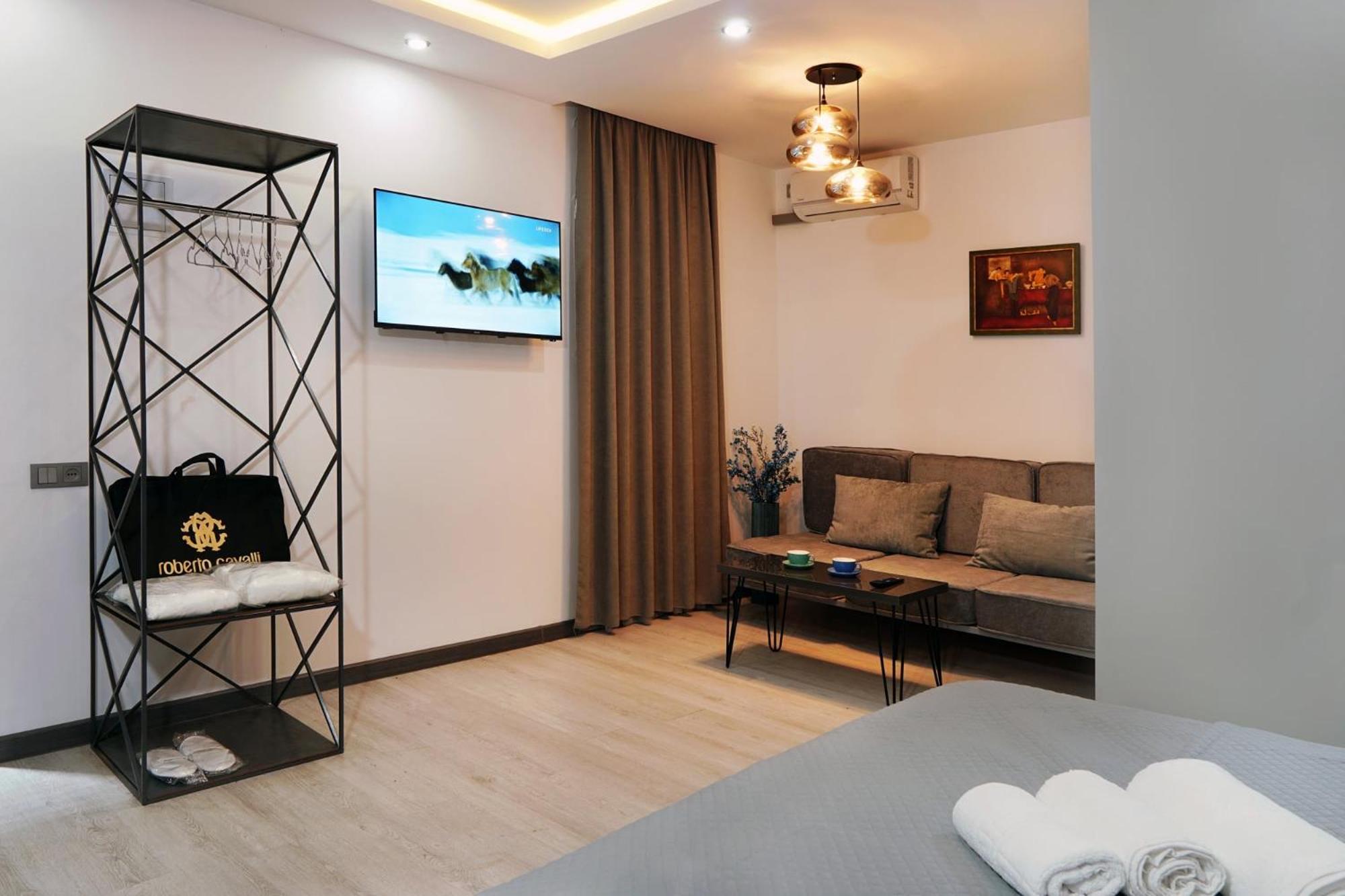 קוטאיסי Hotel Varla מראה חיצוני תמונה