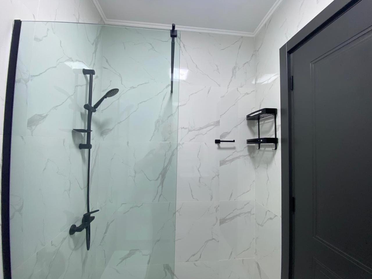 קוטאיסי Hotel Varla מראה חיצוני תמונה