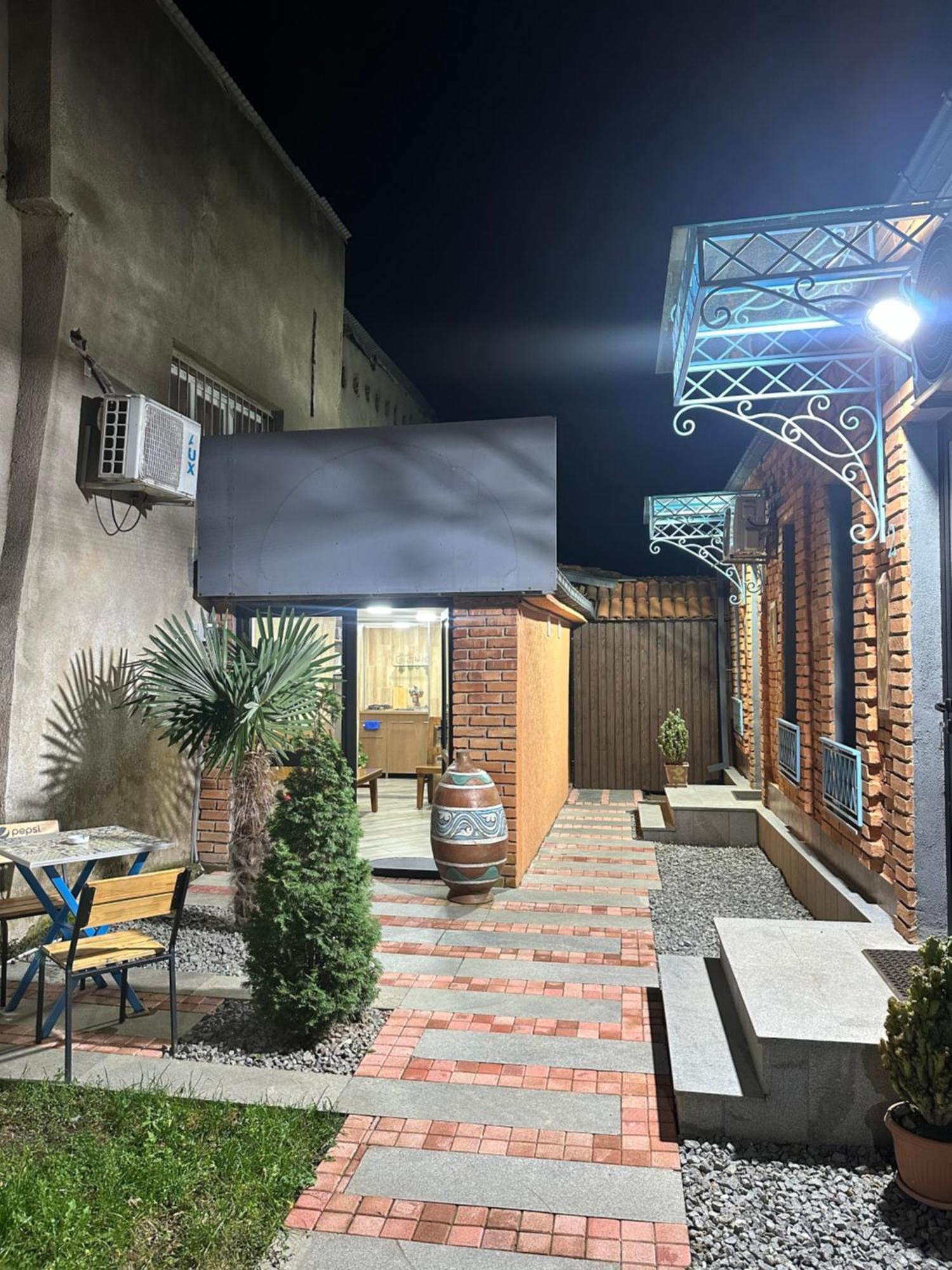קוטאיסי Hotel Varla מראה חיצוני תמונה