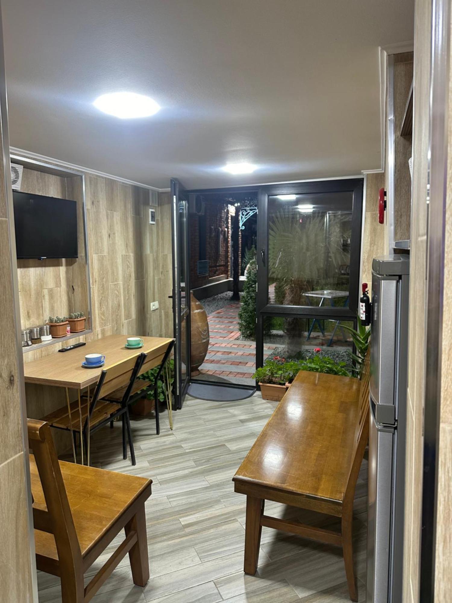 קוטאיסי Hotel Varla מראה חיצוני תמונה